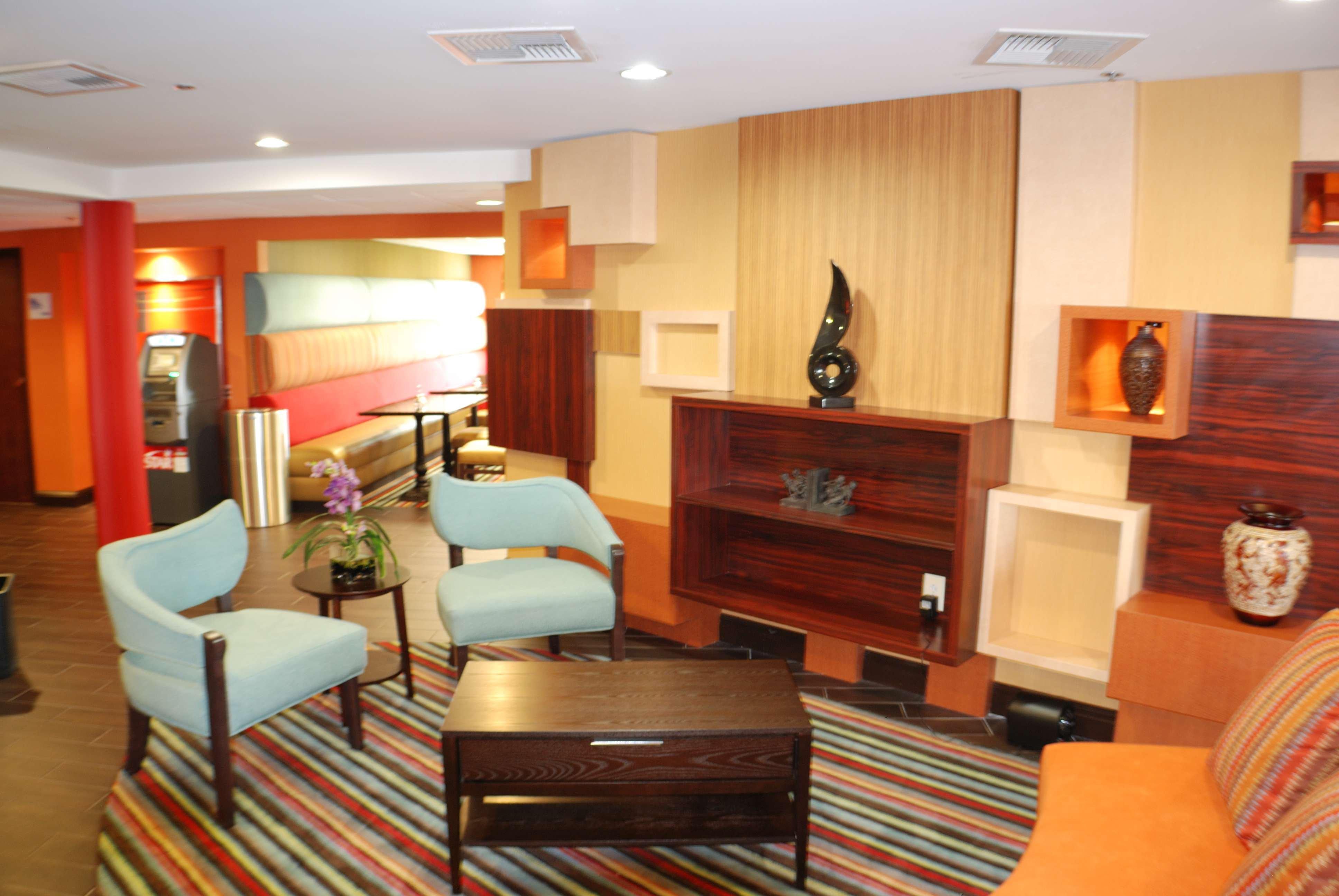 Holiday Inn Express Nashville W-I40 By Ihg Buitenkant foto
