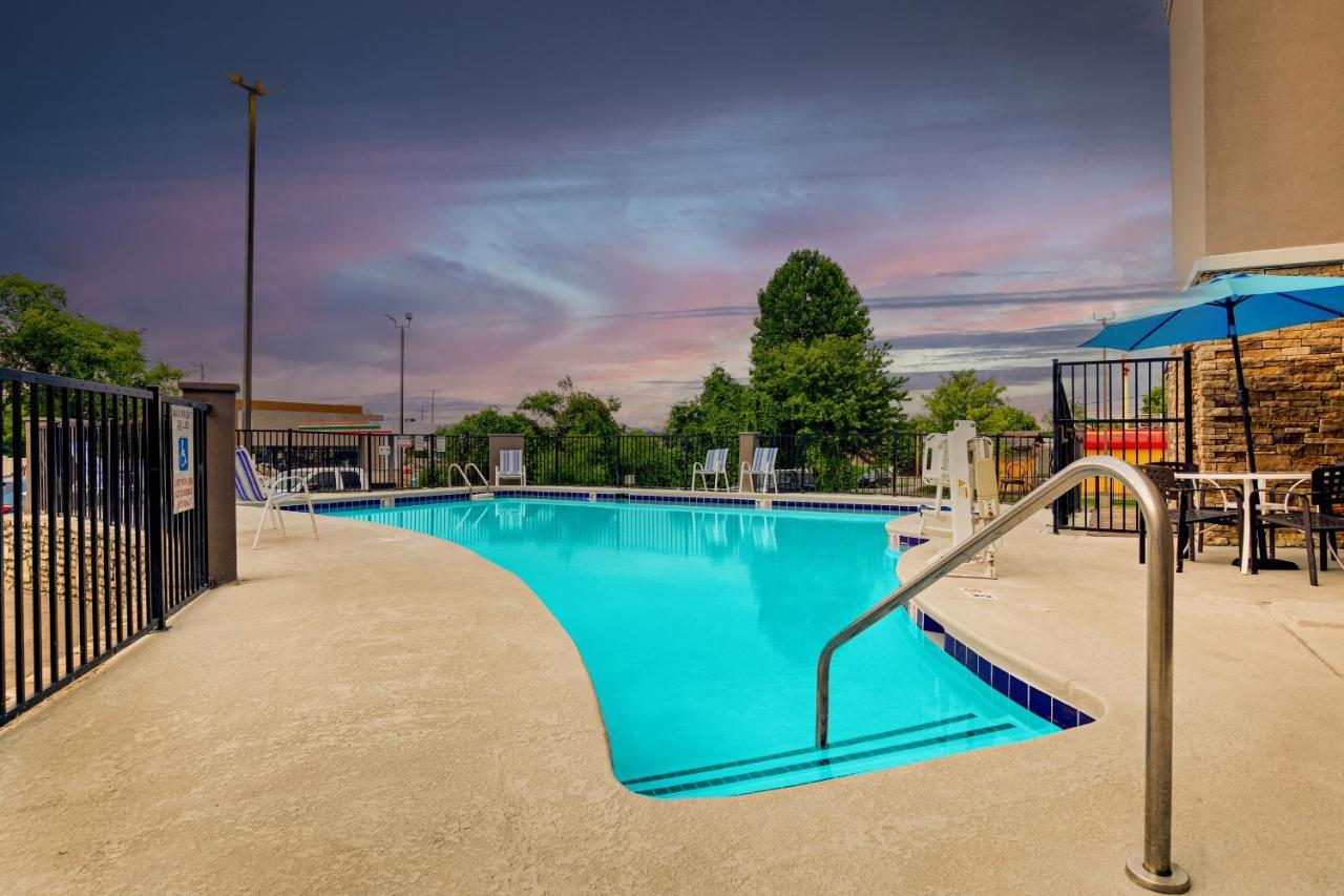 Holiday Inn Express Nashville W-I40 By Ihg Buitenkant foto